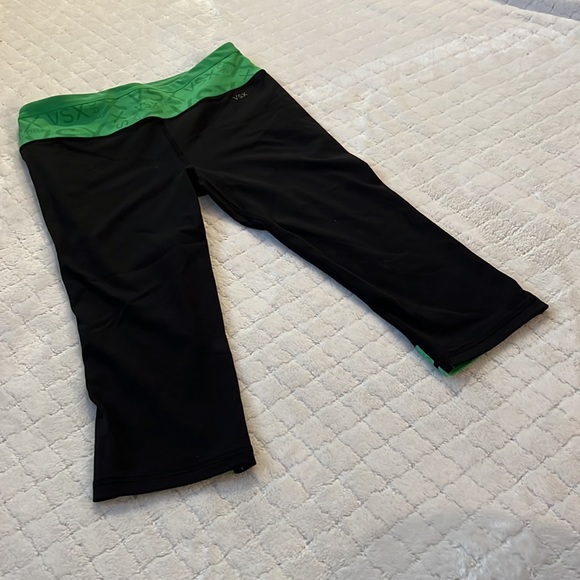 Victoria’s Secret Capri leggings - Picture 3 of 5